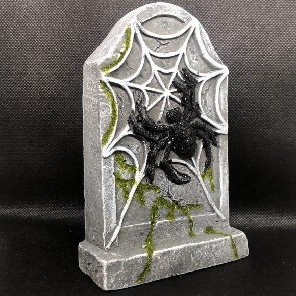 🪦🕷️ Halloween Decoration Spider Crawling on Tombstone 🕷️🪦 Heavy Stone NWT - Picture 2 of 5